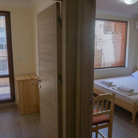 Rent Apartments Martin Beach Поморие Екстериор снимка