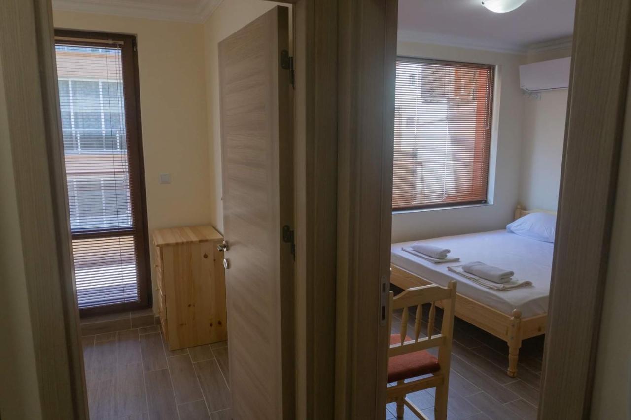 Rent Apartments Martin Beach Поморие Екстериор снимка