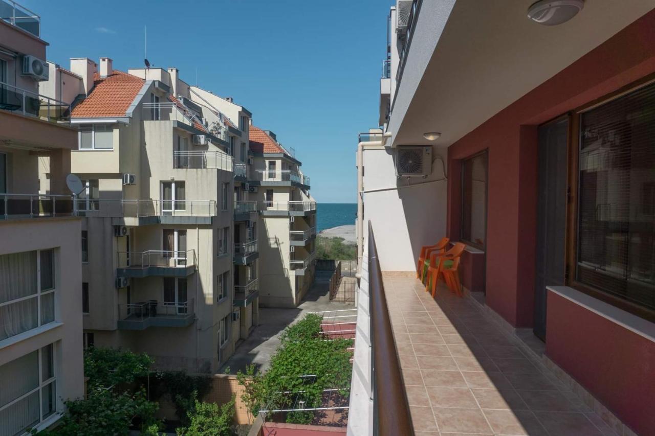 Rent Apartments Martin Beach Поморие Екстериор снимка