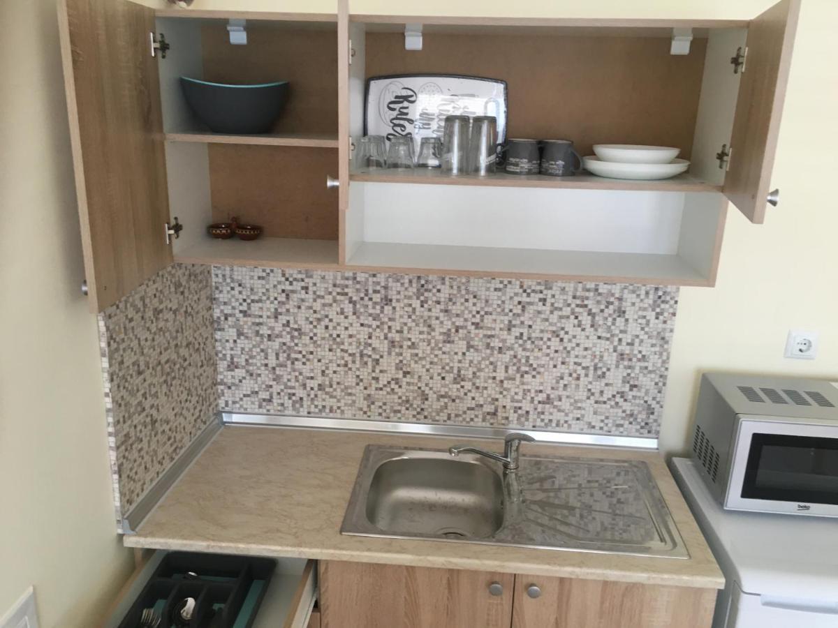 Rent Apartments Martin Beach Поморие Екстериор снимка